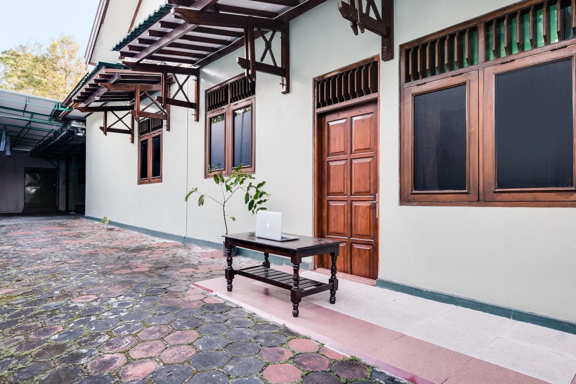 Spot On 92068 Pudja Kesuma Homestay Syariah Yogyakarta Luaran gambar