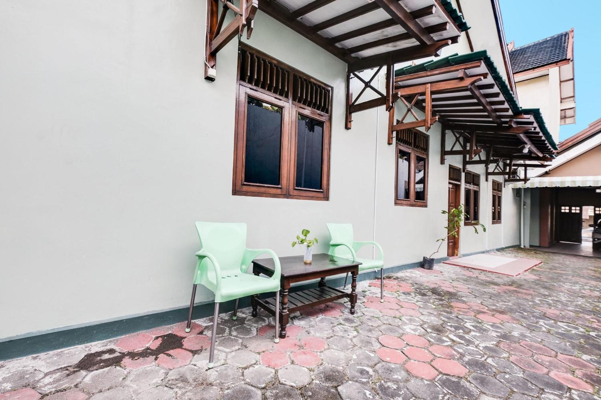 Spot On 92068 Pudja Kesuma Homestay Syariah Yogyakarta Luaran gambar